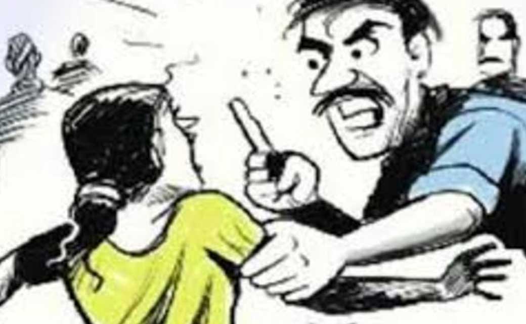 सरायपाली : खेत में अनाधिकृत रूप से प्रवेश कर धान को उखाड कर फेकदेने पर मामला दर्ज.