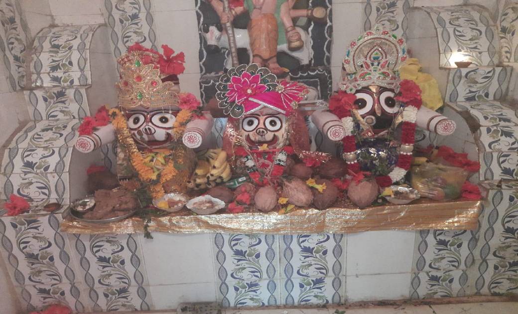 लोरमी- लोरमी शिव घाट मंदिर परिसर में भगवान जगन्नाथ यात्रा निकाली गयी...