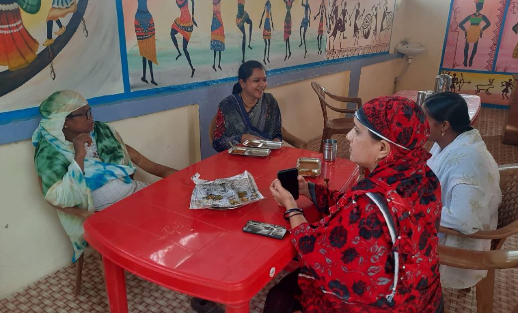 महासमुंद: ‘‘फुलझर कलेवा’’ में मिल रहे छत्तीसगढ़ व्यंजन, दिव्य... - CG Sandesh