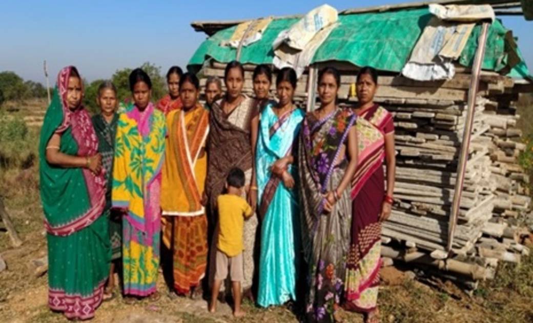 महासमुन्द: समूह की महिलाओं के लिए सेंट्रिंग सामान बना आय का ... - CG Sandesh