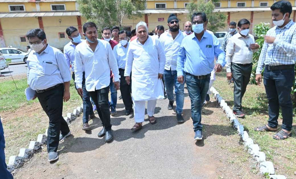 महासमुंद : छत्तीसगढ़ राज्य भंडारगृह निगम के अध्यक्ष  वोरा ने ... - CG Sandesh