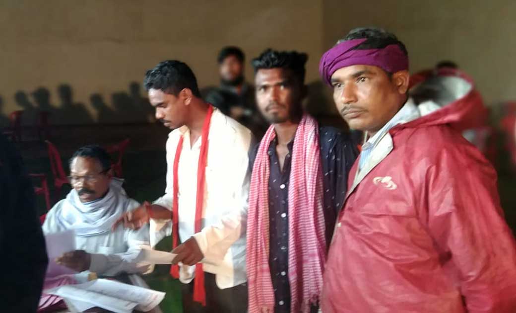 आमाबेड़ा स्वास्थ्य केंद्र को सर्व सुविधा युक्त बनाया जाए, जनसमस्याओं को लेकर शिवसेना ने सौंपा ज्ञापन