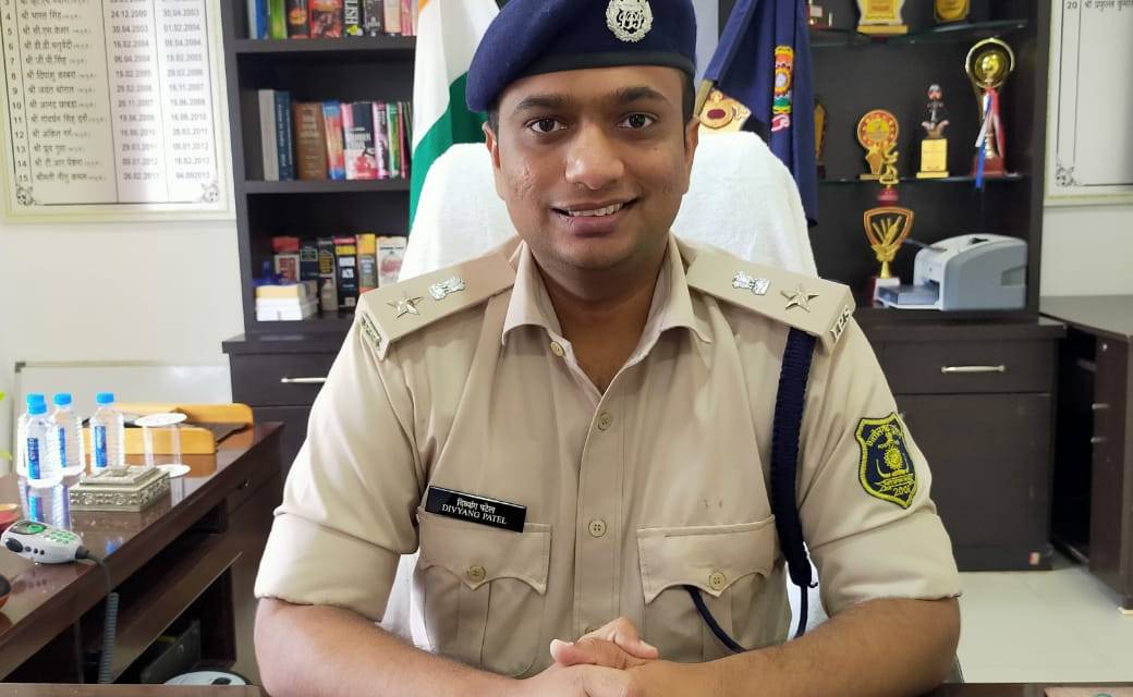 भारतीय पुलिस सेवा के युवा पुलिस अधिकारी  दिव्यांग कुमार पटेल ने संभाला, जिला अधीक्षक महासमुंद का कार्यभार...    