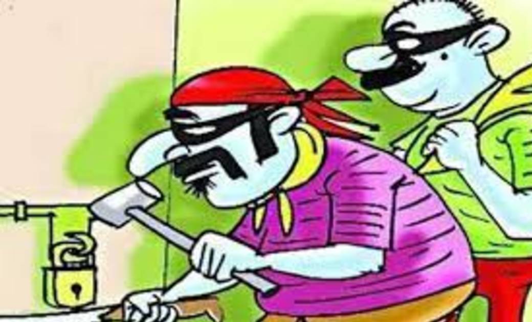 तुमगांव : कमरे का ताला तोड़कर संदूक में रखे 65 हजार रुपये की ... - CG Sandesh