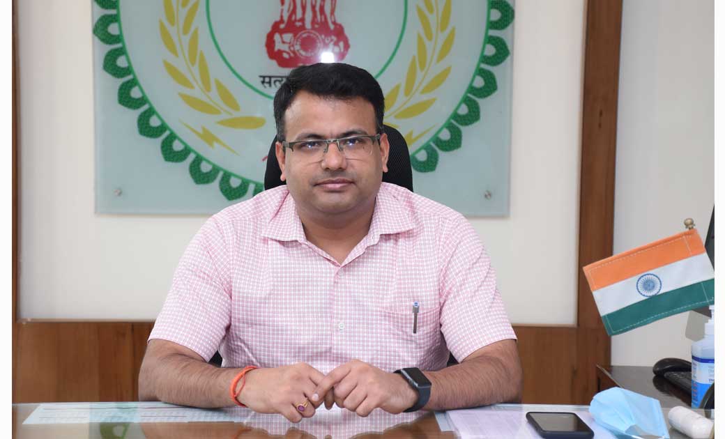 कलेक्टर ने किया नक्सल पीडि़त परिवारों के लिए 10 लाख रुपए स्वीकृत  