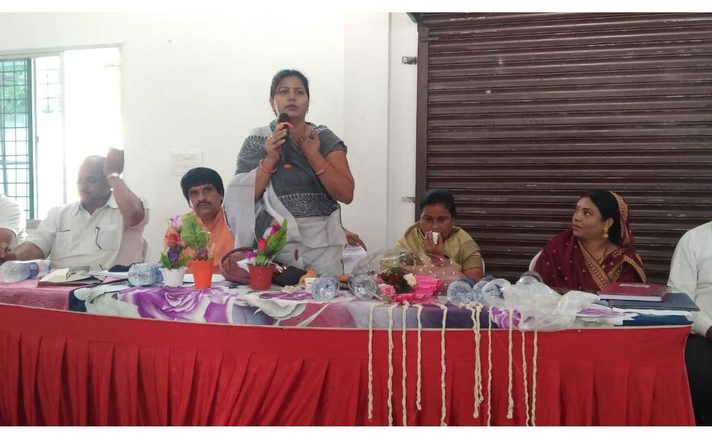 कोविड से प्रभावित परिवारो के घर घर पहुँचें कांग्रेसजन - रश्मि 