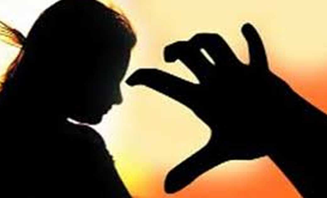 प्रेम विवाह के बाद लड़की को घर चलो कहकर की गई मारपीट.