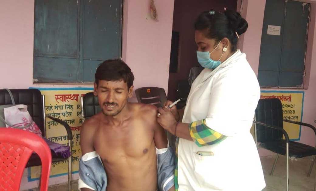 महासमुंद :  आज 14000 पात्र लोगों ने कोविशिल्ड टीका की पहली द... - CG Sandesh