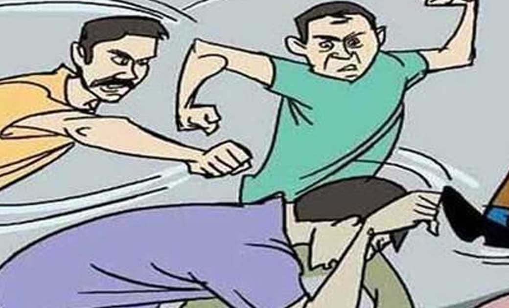 बिना पुछे गौठान का गोबर को कहां बेच दिया...... रोका छेका कार्यक्रम समाप्ति के पश्चात् पंचायत सचिव की खेत में बुलाकर लात घुसा थप्पड़ से पिटाई.... मामला दर्ज