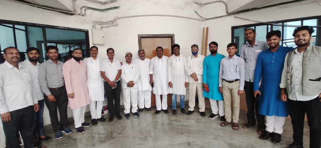 सतनामी समाज ने पी एल पुनिया से भेंटकर बताई पीड़ा - CG Sandesh
