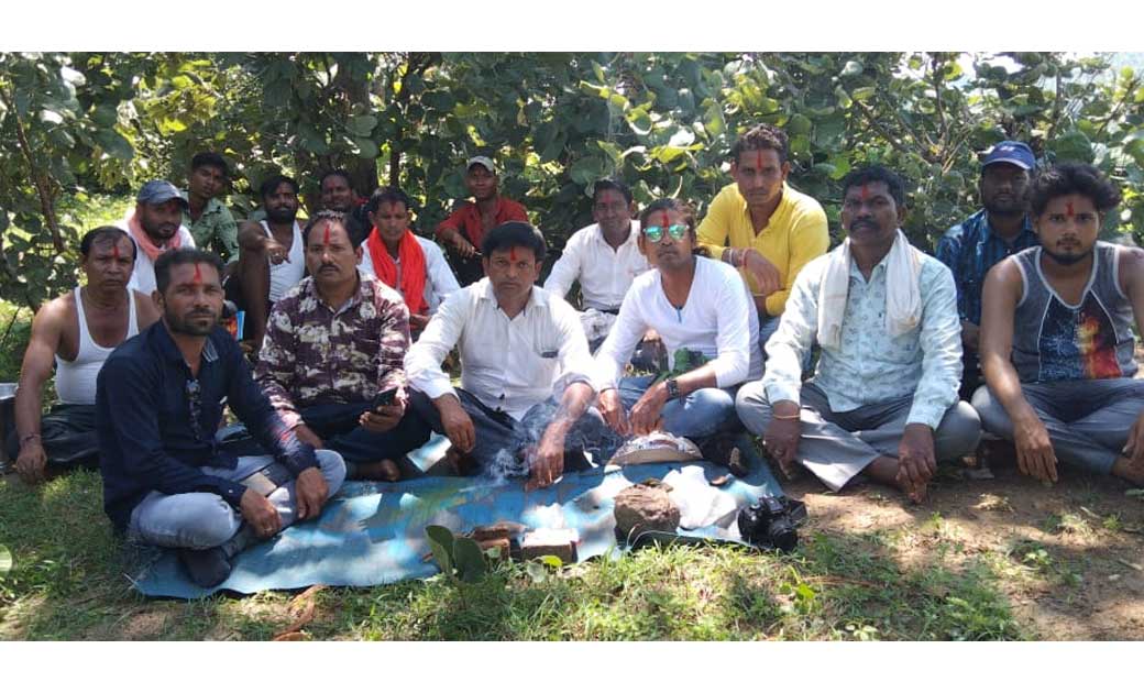 बेरोजगारी की मार..... देवभोग पेंटर संघ ने खोला मोर्चा..... ज... - CG Sandesh