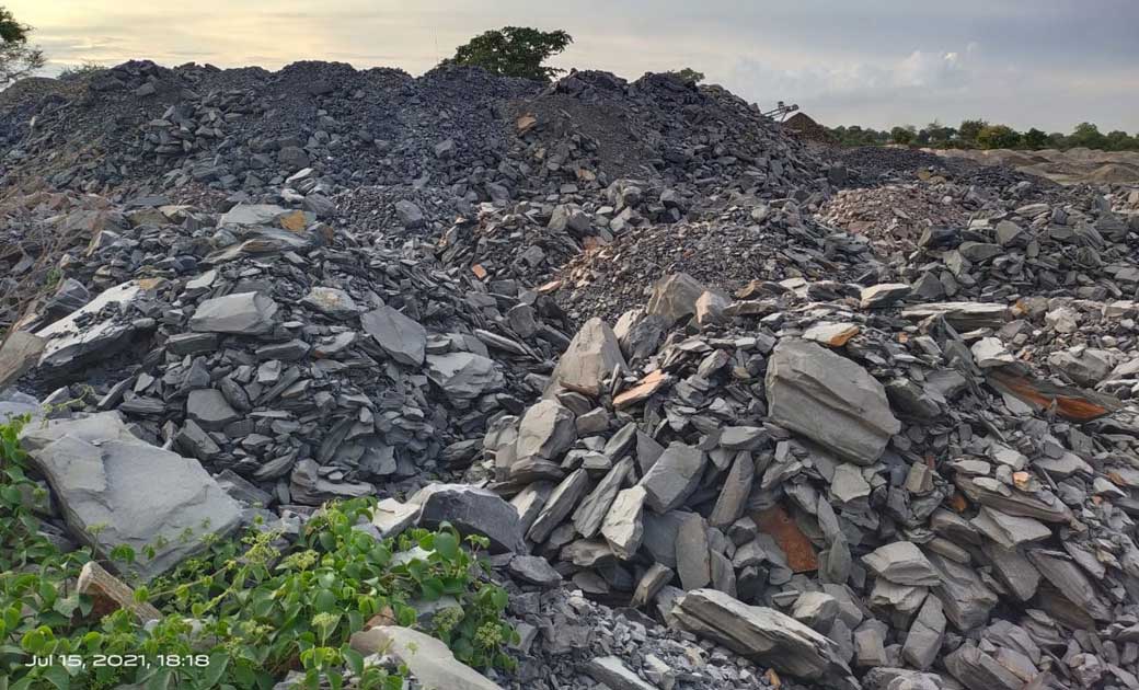 गुडे़ली के महालक्ष्मी क्रेशर पर माइनिंग विभाग क्यों नहीं कर रही कार्यवाही ?...प्रदूषण विभाग को ठेंगा दिखाकर संचालित हो रहा है महालक्ष्मी क्रेशर