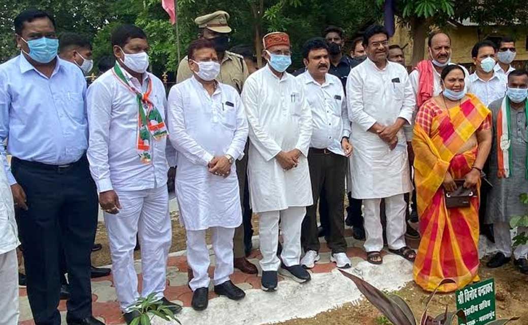 महासमुंद : लोक निर्माण एवं प्रभारी मंत्री ने की लोक निर्माण ... - CG Sandesh