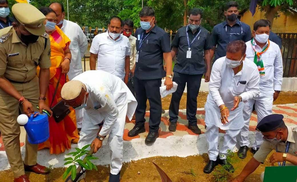 महासमुंद : जिले के प्रभारी मंत्री  साहू ने संजय कानन उद्यान ... - CG Sandesh