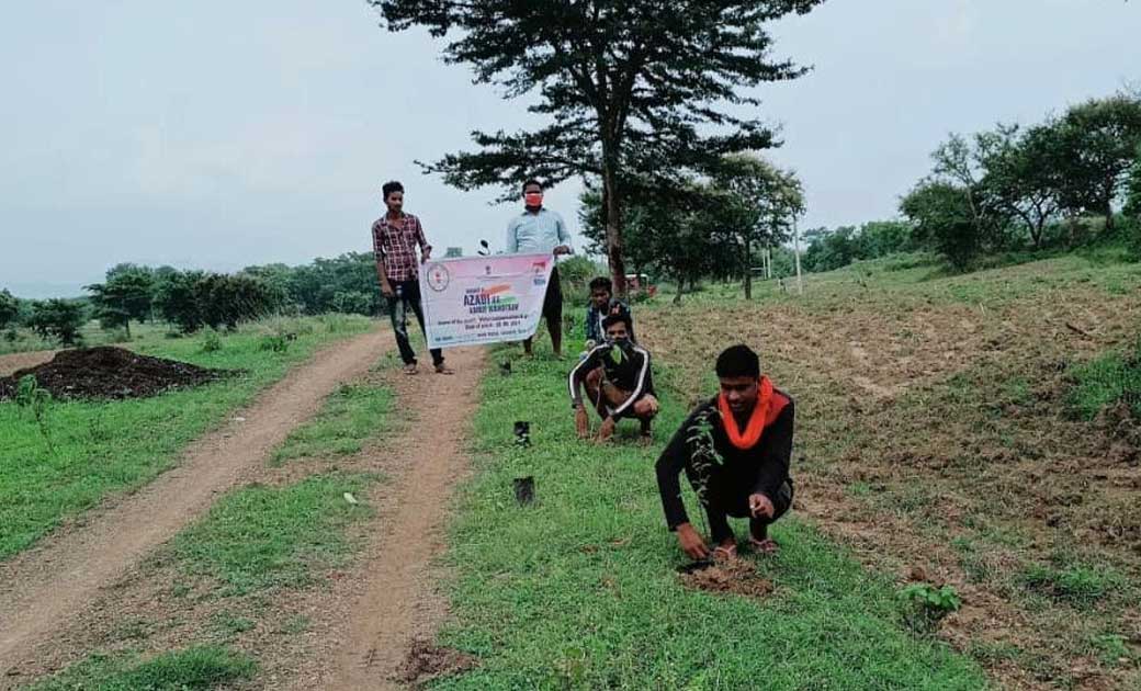 महासमुंद : मनरेगा के माध्यम से आजादी का अमृत महोत्सव के तहत ... - CG Sandesh