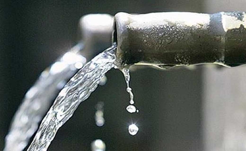 डुमरपानी के बिगड़े सबमर्सिबल पंप की कर दी गई है मरम्मत, ग्रामीणों को मिल रहा शुद्ध पेयजल