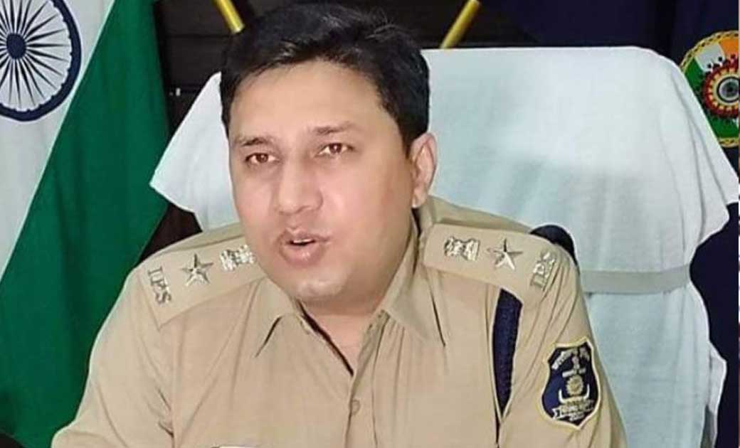 एसपी की दो टूक “जिले में किसी भी प्रकार की गुंडागर्दी, बर्दाश्त नहीं”..किसी भी शिकायतकर्ता को जबरजस्ती देर तक थाने में न बिठायें वरना....