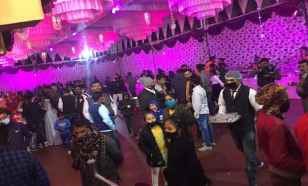 मैरिज पार्टी में प्रशासन की दबिश, परमिशन 50 की समारोह में 20... - CG Sandesh