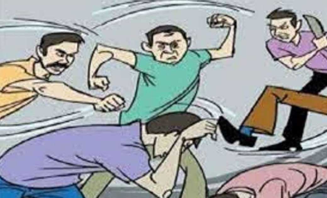बागबाहरा : बच्ची हमारी है कहकर उसके पिता से चार लोगो ने की म... - CG Sandesh