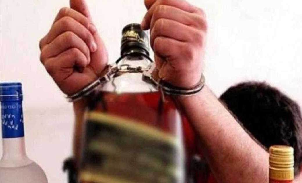 बसना : मंजनी माटी से 08 लीटर महुआ शराब जप्त. - CG Sandesh