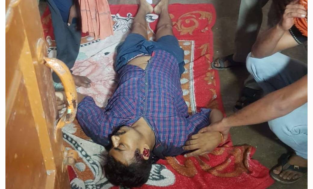 पूर्व मंत्री के सुरक्षाकर्मी ने खुद पर चलाई गोली, मौत