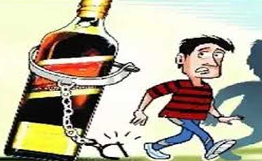 महासमुंद : दो व्यक्तियों से 49 पौवा देशी प्लेन शराब जप्त.