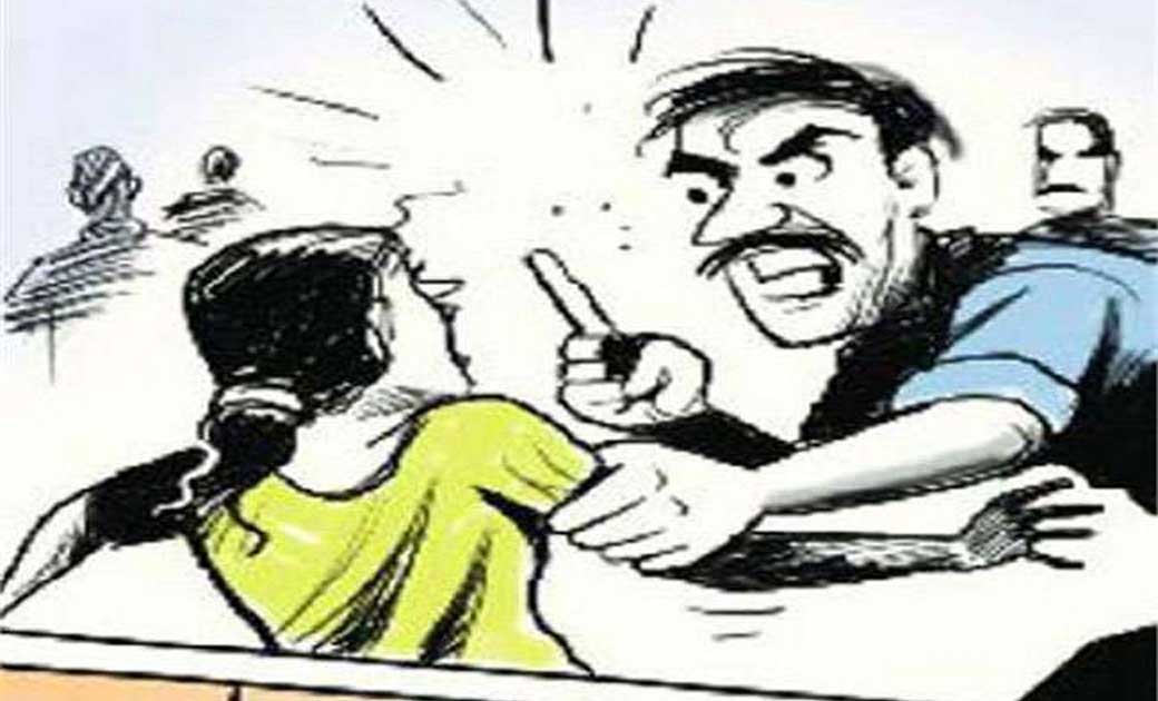 पिथौरा : केश वापस लो नही तो जान से मार दूंगा कहकर पति ने पत्नी की कर दी पिटाई, मामला दर्ज.