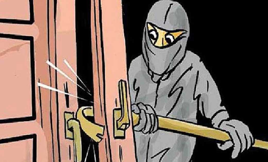पटेवा : सुने मकान के पीछे दरवाजा को तोड़कर नगदी रकम एवं सोने चांदी के जेवर चोरी, मामला दर्ज. 