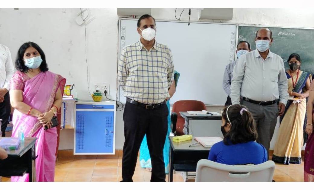 मेहनत से कठिन लक्ष्य भी हो जाता है आसान - कलेक्टर  भीम सिंह
