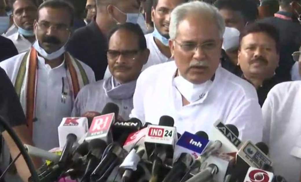समर्थक मंत्री-विधायकों संग लौट आये बघेल, बोले राहुल आएंगे