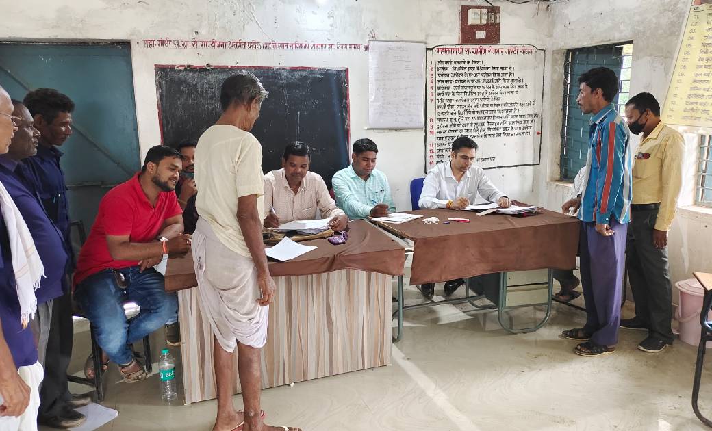 महासमुन्द: 08 गाॅवों में कैम्प कोर्ट लगाकर 200 से अधिक प्रकर... - CG Sandesh