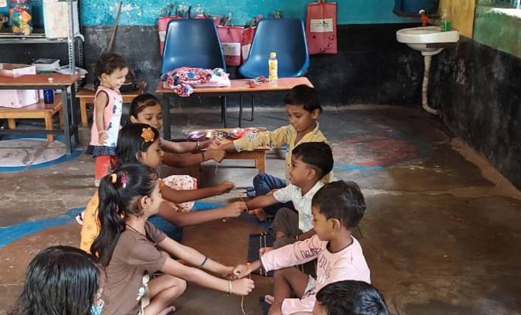 महासमुंद: आंगनबाड़ी केंद्रों पर भाई-बहन के मजबूत रिश्ते का प्... - CG Sandesh