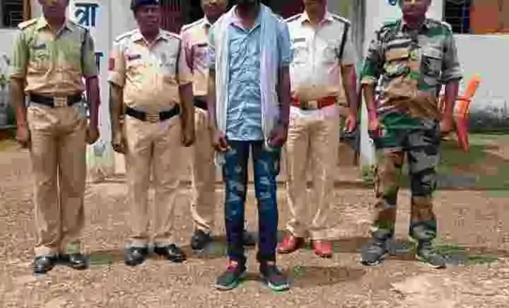 मनोरा पुलिस ने युवती से छेड़छाड़ के मामले में एक युवक को गिरफ़्... - CG Sandesh