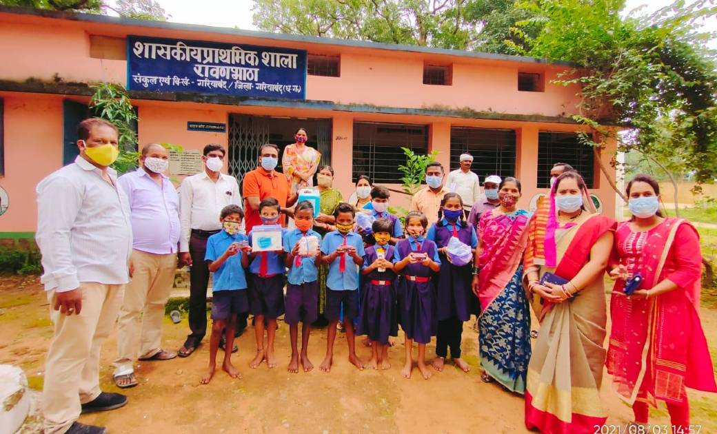 नगर पालिका अध्यक्ष गफ्फु मेमन के साथ पालिका टीम ने किया स्कू... - CG Sandesh
