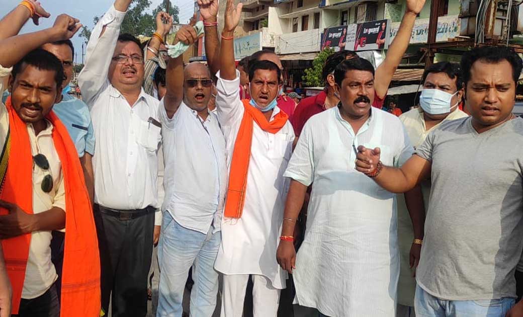 बिजली दर वृद्धि को लेकर आज लोरमी में भाजपाइयों ने मुख्यमंत्री भूपेश बघेल का पुतला दहन किया....