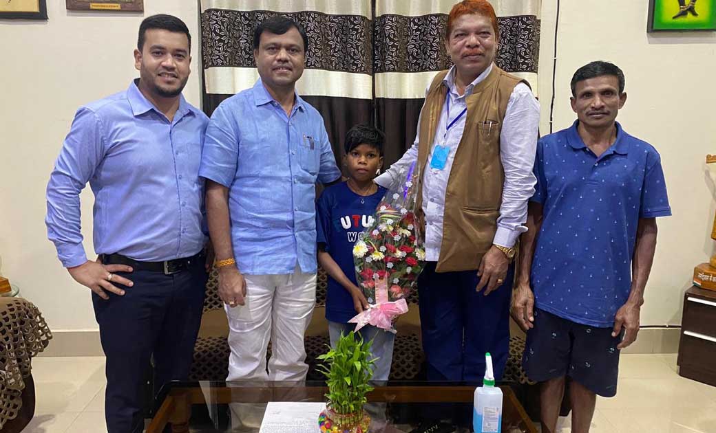 बस्तर सांसद दीपक बैज व विधायक चंदन कश्यप से मिला सिंगिंग स्ट... - CG Sandesh