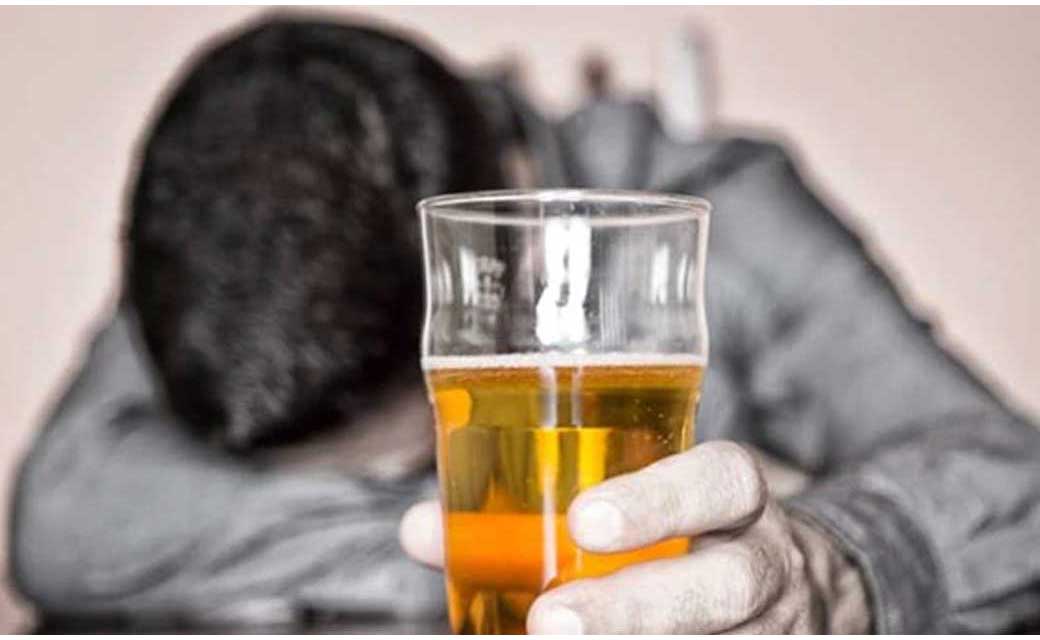 महासमुंद : चखना ठेलों में अवैध रूप से लोगो को शराब पीने की सुविधा उपलब्ध कराने पर कार्यवाही.
