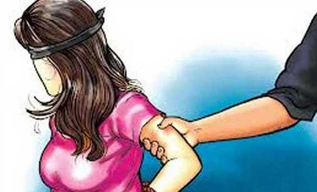 देवरी में कपड़ा दूकान के मालिक ने की छेड़छाड़, तो तुमगांव में र... - CG Sandesh