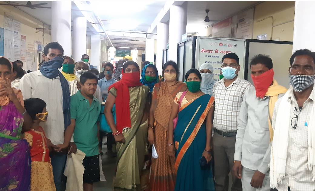 खुशबुन भटट एमटी चिरको द्वारा 15 मानसिक मरीजो को रिफर से मिला... - CG Sandesh