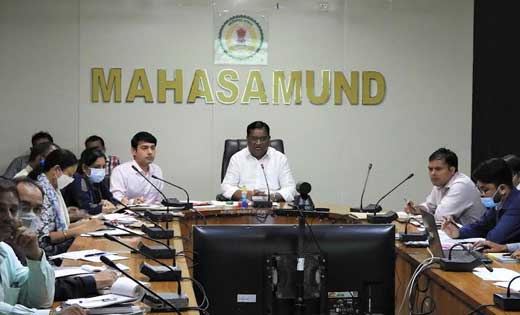 महासमुंद : कन्या छात्रावासों में महिला कर्मचारियों की ड्यूटी... - CG Sandesh