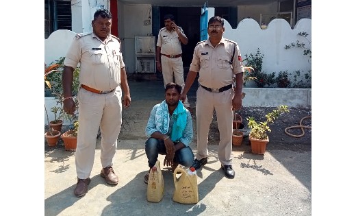 पटेवा : 9 लीटर महुआ शराब के साथ एक गिरफ्तार - CG Sandesh