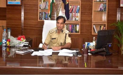 पुलिस कप्तान अमित ने 94 पुलिसकर्मियों का किया तबादला,  देखिए... - CG Sandesh