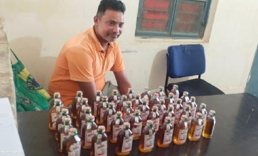 महासमुंद : पुलिस द्वारा अवैध शराब बेचने वालों पर ताबड़तोड़ क... - CG Sandesh