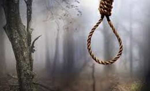 पटेवा : छुईखदान के पास बुजुर्ग ने लगाई फांसी