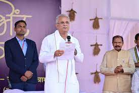 भेंट-मुलाकात : मुख्यमंत्री भूपेश बघेल ने ग्राम सेमरा ब्लॉक न... - CG Sandesh