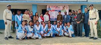 ‘‘हमर बेटी हमर मान’’ : स्कूली छात्रों को अभिव्यक्ति ऐप के सं... - CG Sandesh