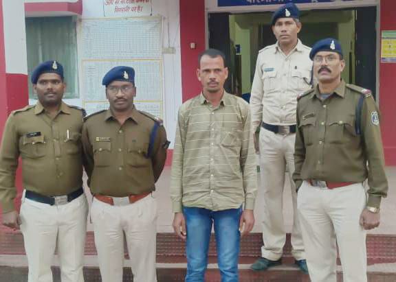  दुष्कर्म करने वाले एक आरोपी चढ़ा पुलिस के हत्थे - CG Sandesh