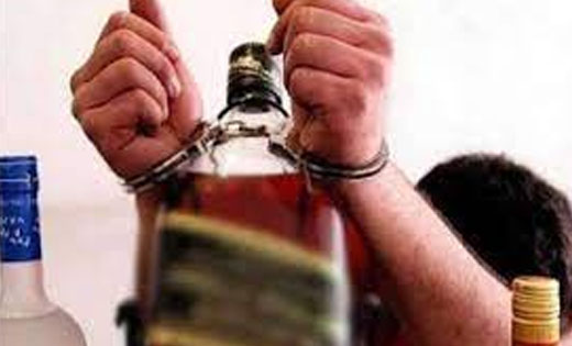 तुमगांव : महुआ शराब बेचने वाले 2 लोगों को पुलिस ने पकड़ा. - CG Sandesh