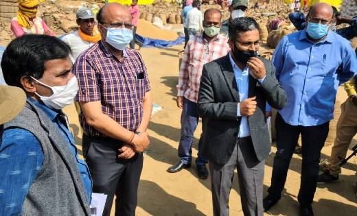 महासमुंद: सभी पंजीकृत किसानों का समय-सीमा में धान खरीदी करें... - CG Sandesh