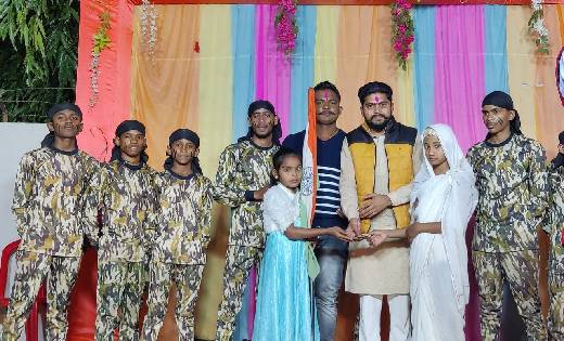 डीजे डांस प्रतियोगिता के कार्यक्रम में अछोला पहुंचे-किसान ने... - CG Sandesh
